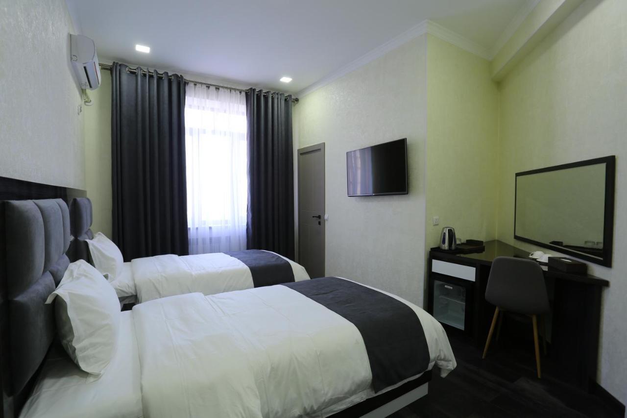 Hotel 777 Dushanbe Exterior photo